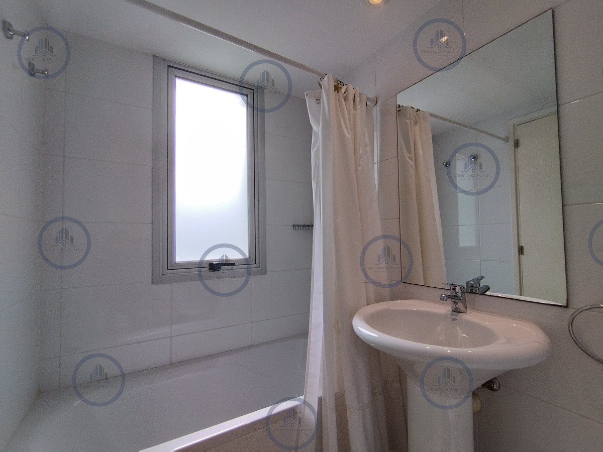 Apartamento ID.1080 - Excelente Apartamento de 3 Dormitorios en Playa Brava, Punta del Este