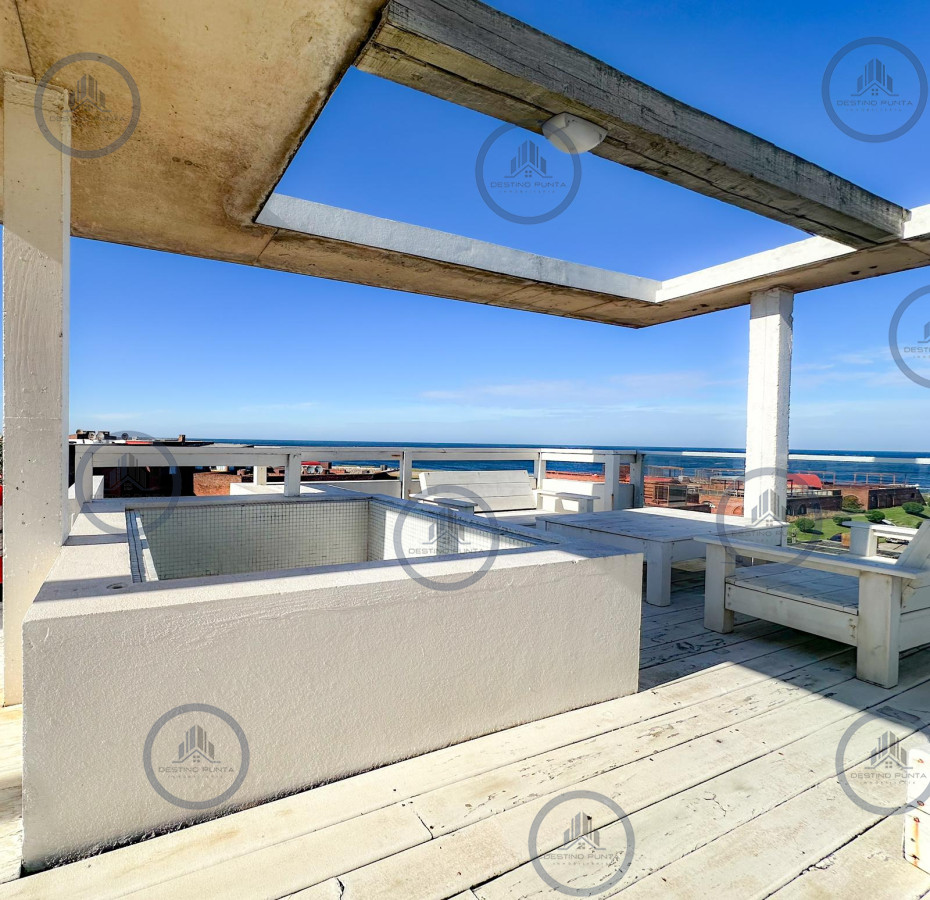 Apartamento ID.2433 - Penthouse Duplex en venta, con parrillero y vista al mar en Manantiales