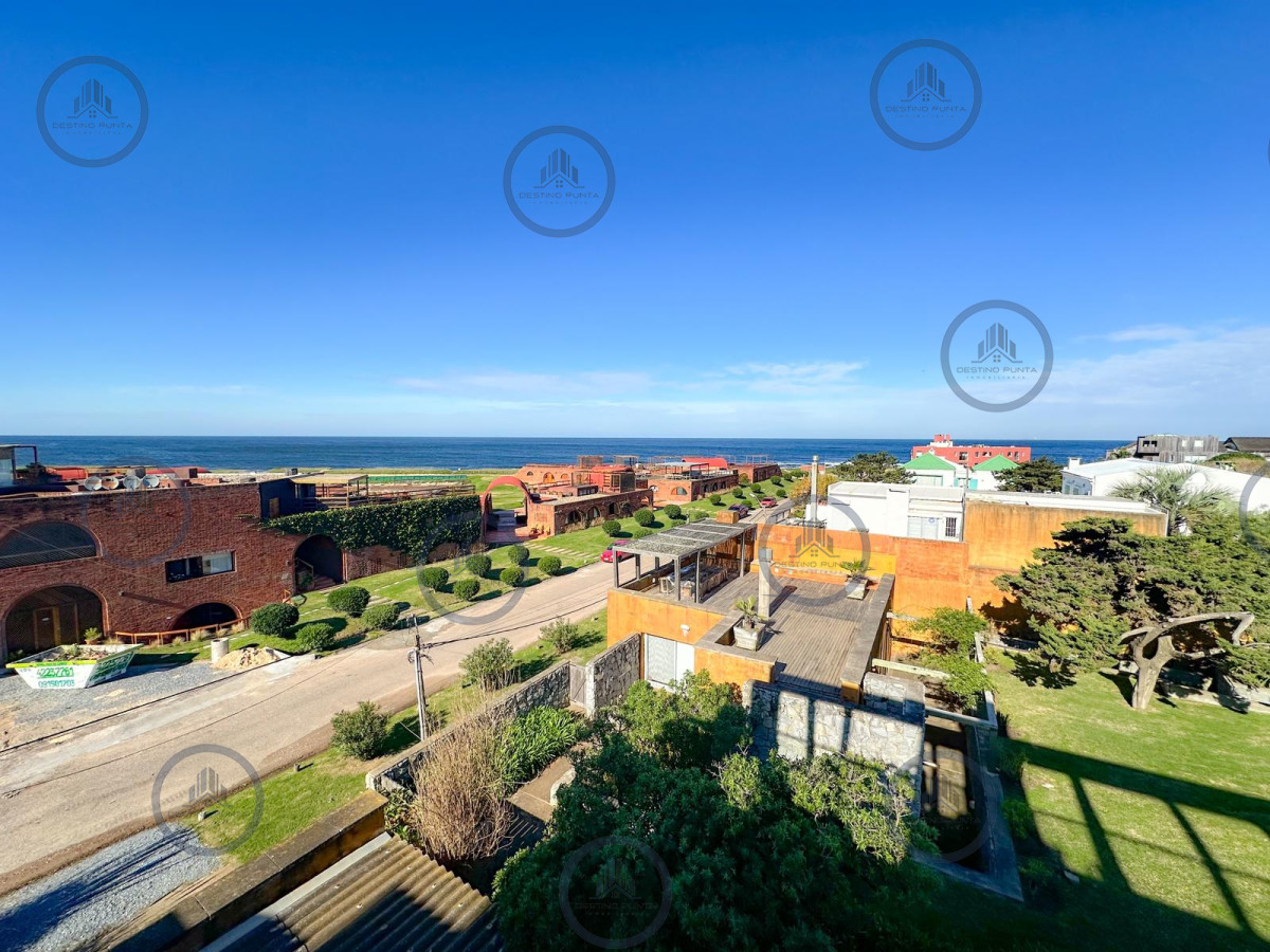 Apartamento ID.2433 - Penthouse Duplex en venta, con parrillero y vista al mar en Manantiales
