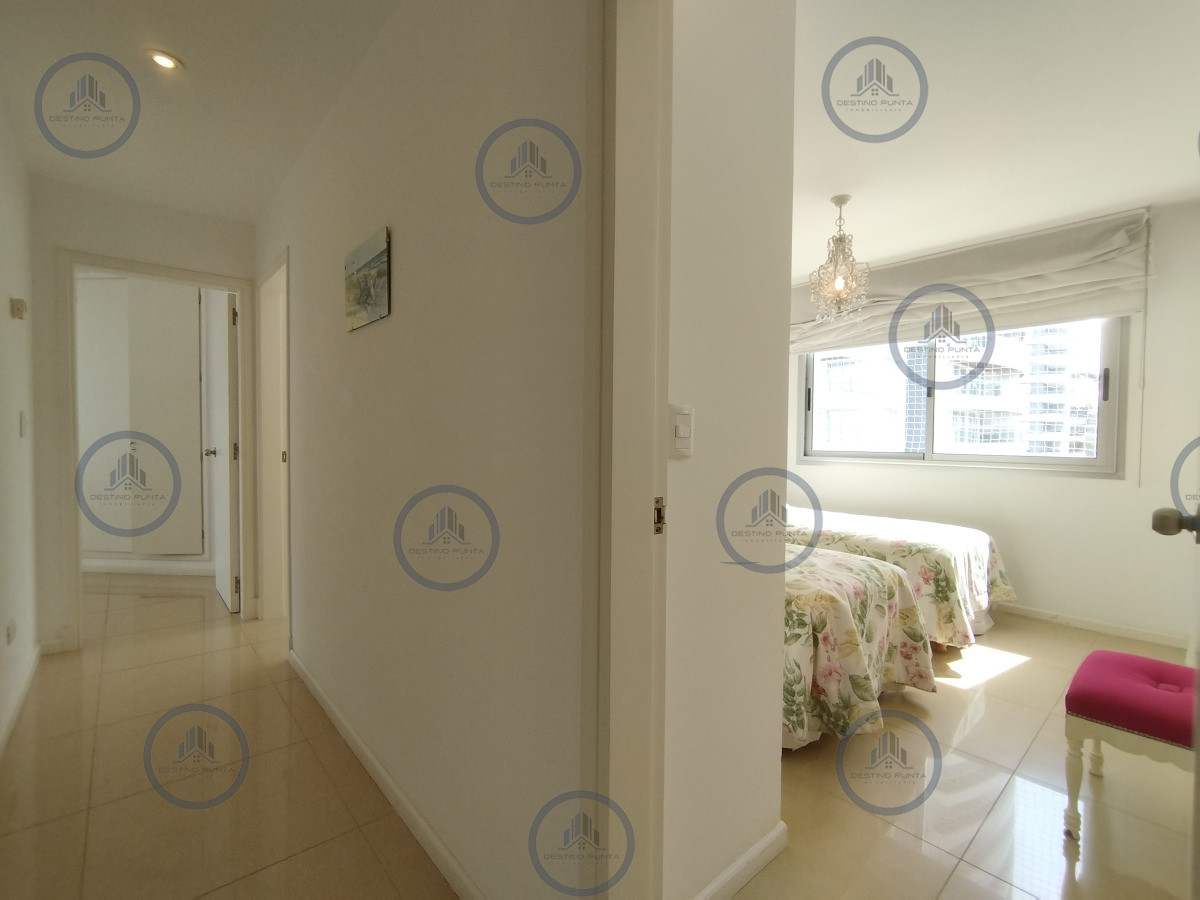 Apartamento ID.1080 - Excelente Apartamento de 3 Dormitorios en Playa Brava, Punta del Este