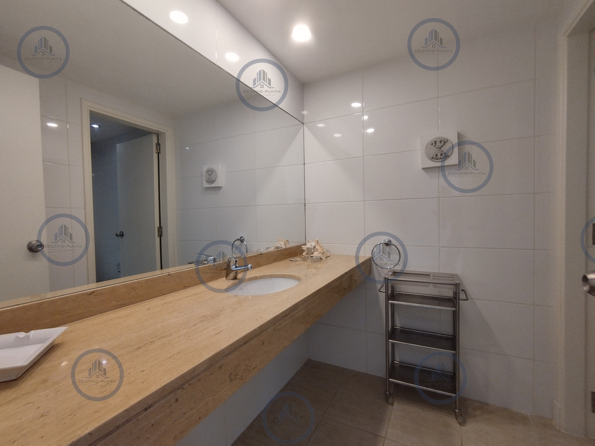 Apartamento ID.1080 - Excelente Apartamento de 3 Dormitorios en Playa Brava, Punta del Este