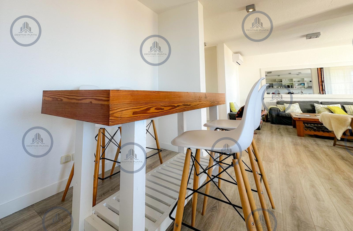 Apartamento ID.2433 - Penthouse Duplex en venta, con parrillero y vista al mar en Manantiales