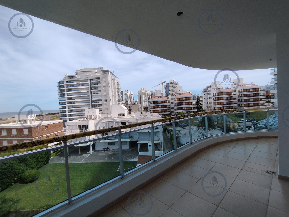 Apartamento ID.1080 - Excelente Apartamento de 3 Dormitorios en Playa Brava, Punta del Este