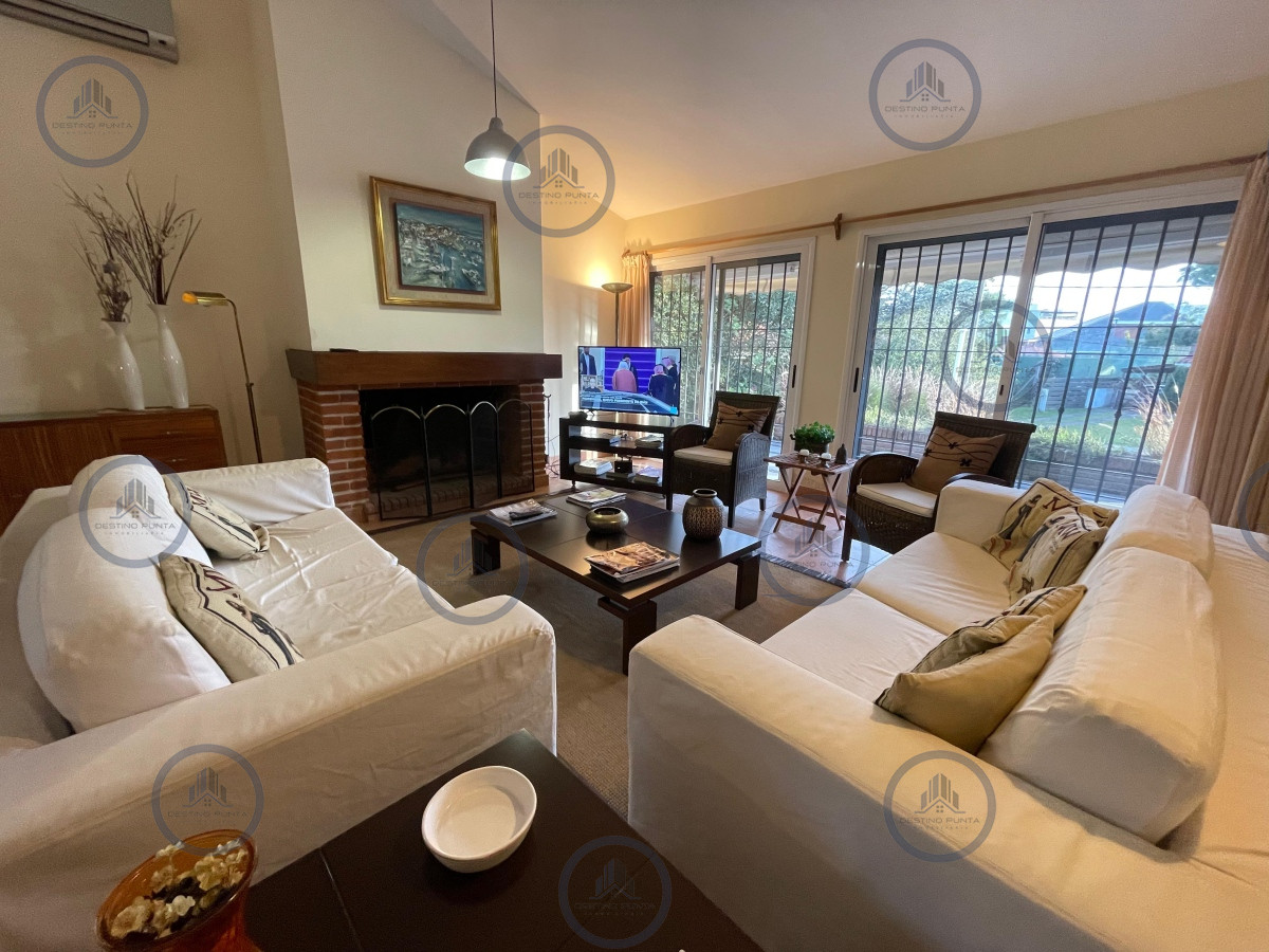Casa de 4 Dormitorios en Punta del Este, Playa Mansa — fotografía 4