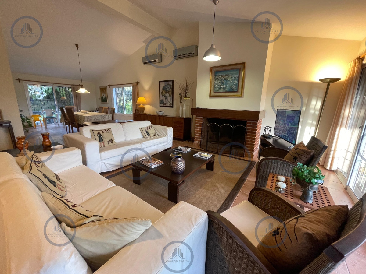 Casa de 4 Dormitorios en Punta del Este, Playa Mansa — fotografía 2