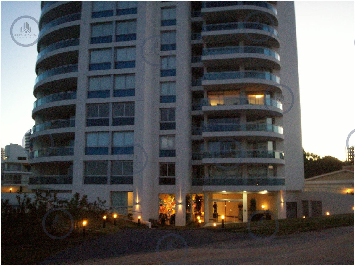 Apartamento ID.1080 - Excelente Apartamento de 3 Dormitorios en Playa Brava, Punta del Este