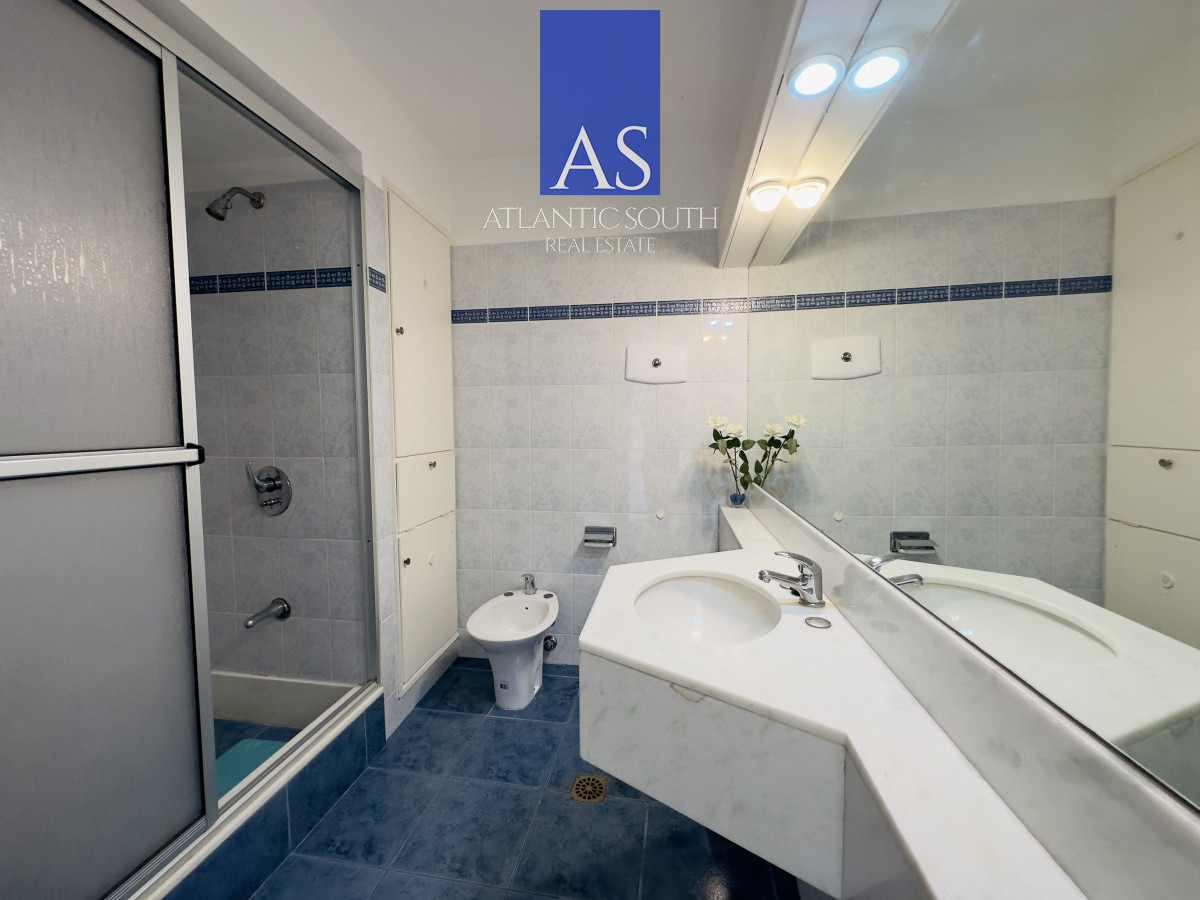 Apartamento ID.4104 - Apartamento en venta 2 dormitorios con vista y espacios amplios en Península Punta del Este