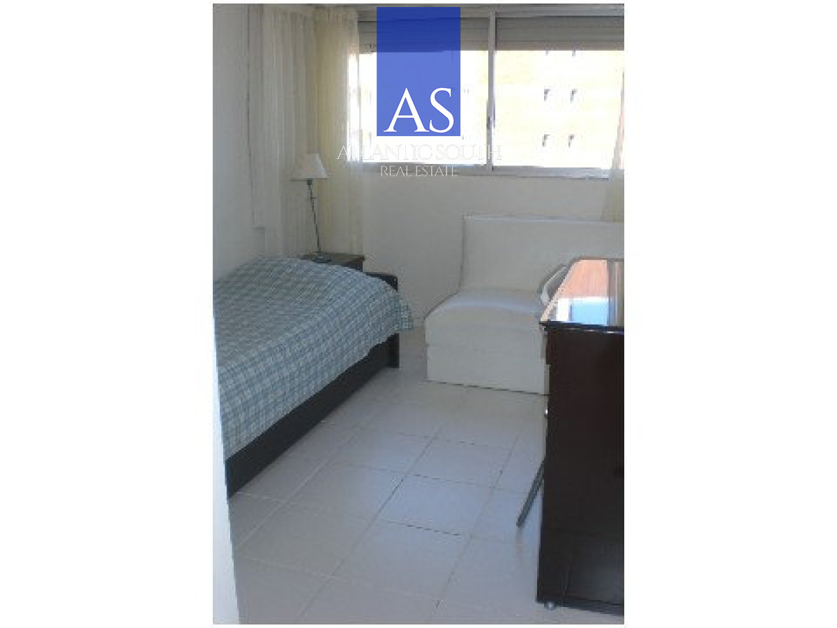 Apartamento ID.3144 - Apartamento de 3 dormitorios con vista al mar Playa Mansa Punta del Este
