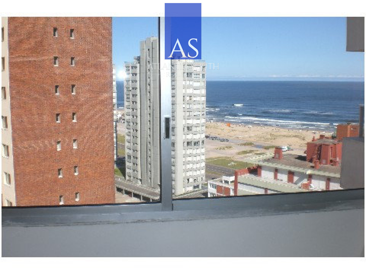 Apartamento ID.3144 - Apartamento de 3 dormitorios con vista al mar Playa Mansa Punta del Este