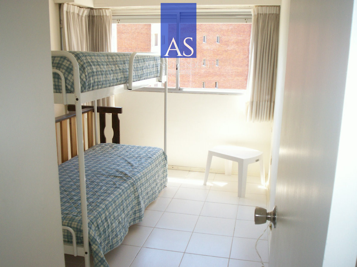Apartamento ID.3144 - Apartamento de 3 dormitorios con vista al mar Playa Mansa Punta del Este