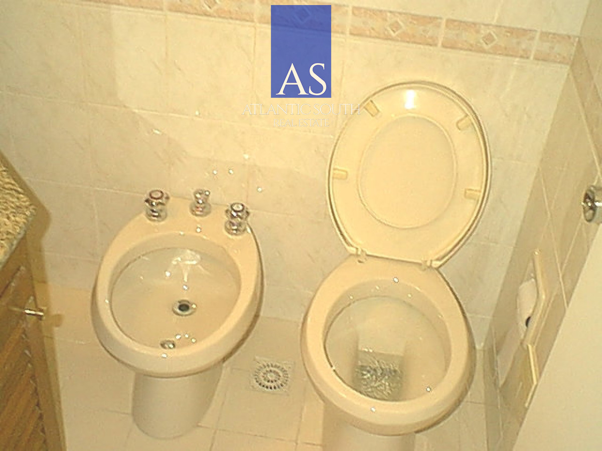 Apartamento ID.3144 - Apartamento de 3 dormitorios con vista al mar Playa Mansa Punta del Este