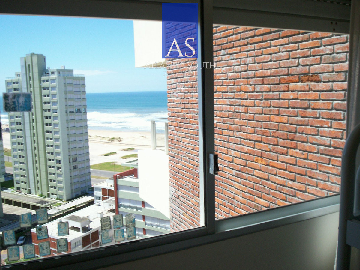 Apartamento ID.3144 - Apartamento de 3 dormitorios con vista al mar Playa Mansa Punta del Este
