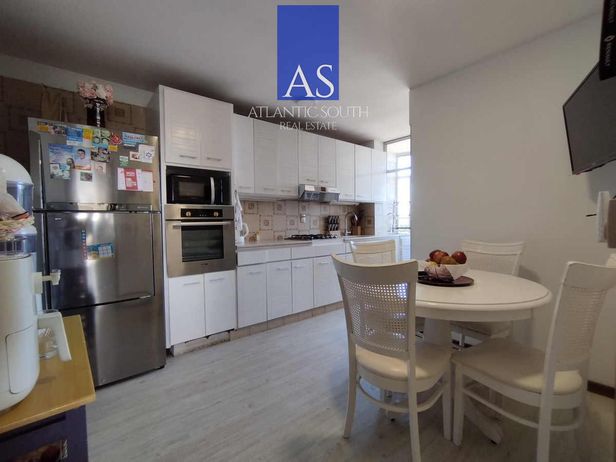 Apartamento ID.4074 - Apartamento de 3 dormitorios y dependencia zona shopping Punta del Este