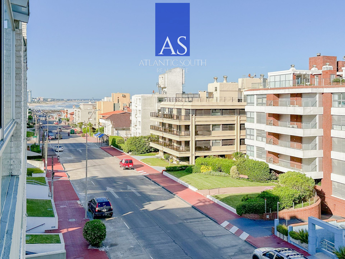 Apartamento ID.4020 - Penthouse en venta en Peninsula, 3 dormitorios, 3 baños, garaje