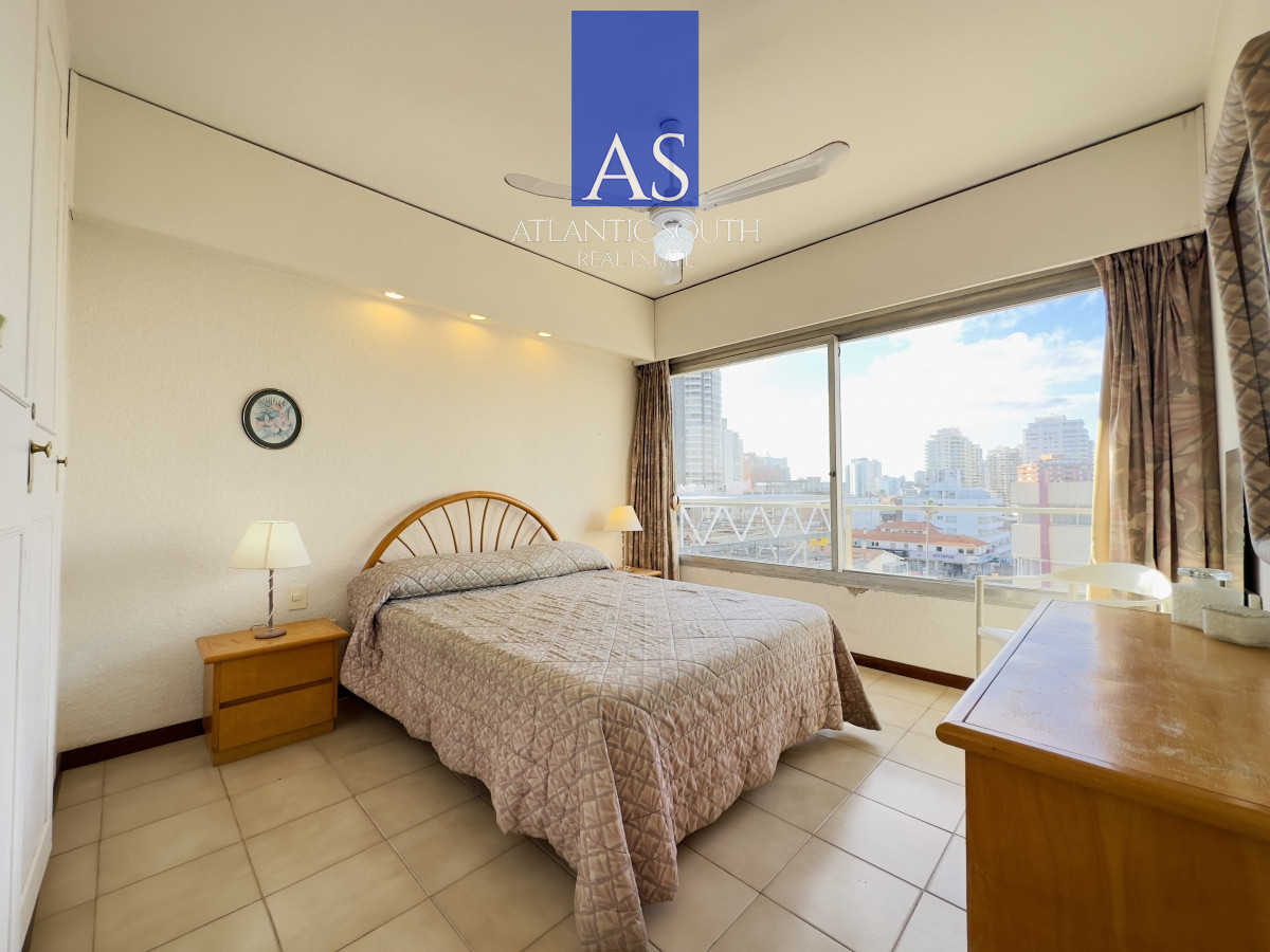 Apartamento ID.4104 - Apartamento en venta 2 dormitorios con vista y espacios amplios en Península Punta del Este