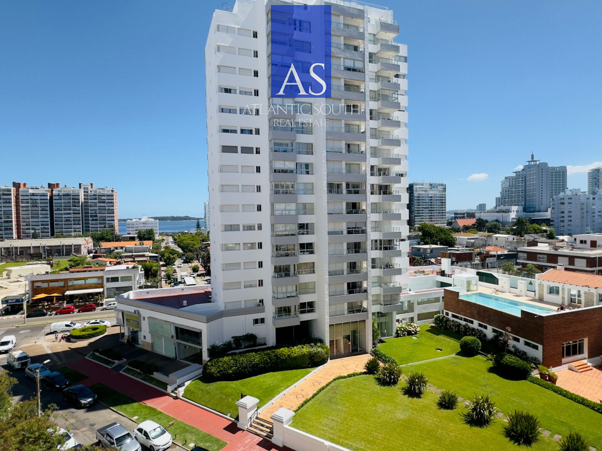 Apartamento ID.3390 - Apartamento de 2 dormitorios, reciclado, en venta, en Punta del Este
