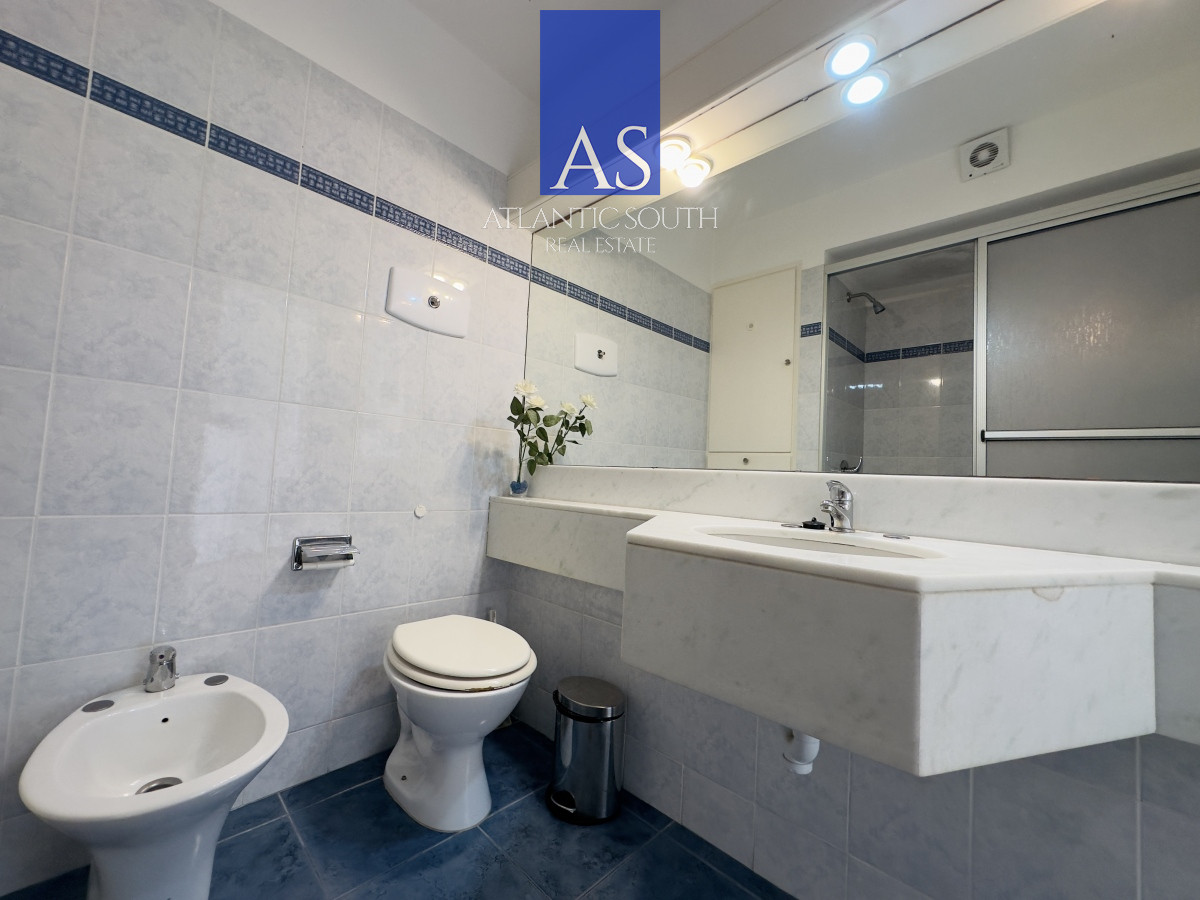 Apartamento ID.4104 - Apartamento en venta 2 dormitorios con vista y espacios amplios en Península Punta del Este