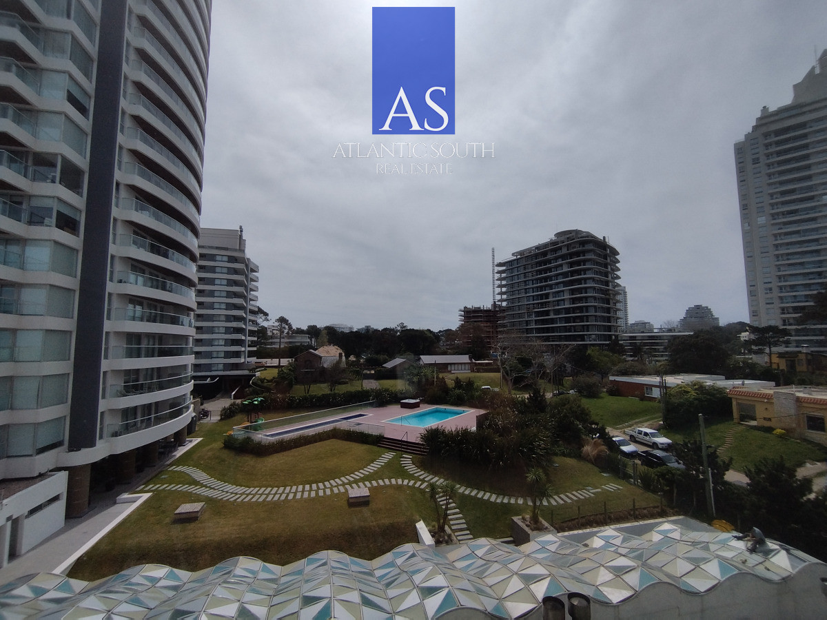 Apartamento ID.3109 - Apartamento moderno de 3 dormitorios cerca del mar Playa Mansa Punta del Este