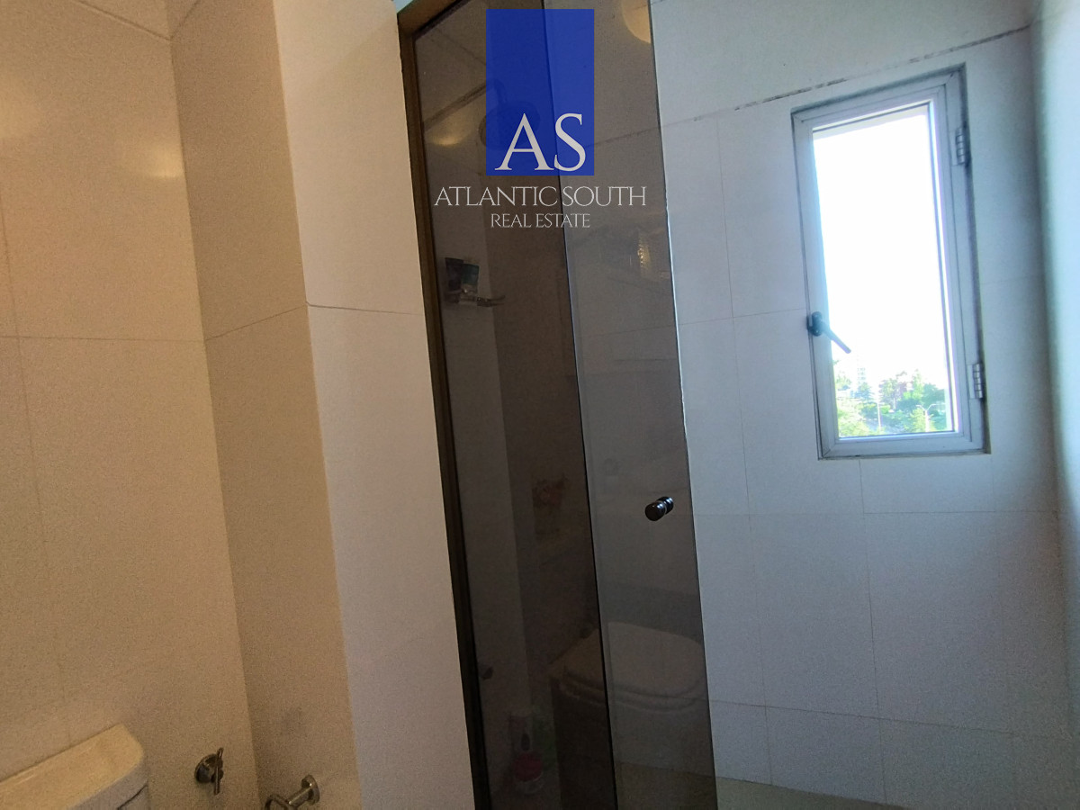 Apartamento ID.4074 - Apartamento de 3 dormitorios y dependencia zona shopping Punta del Este