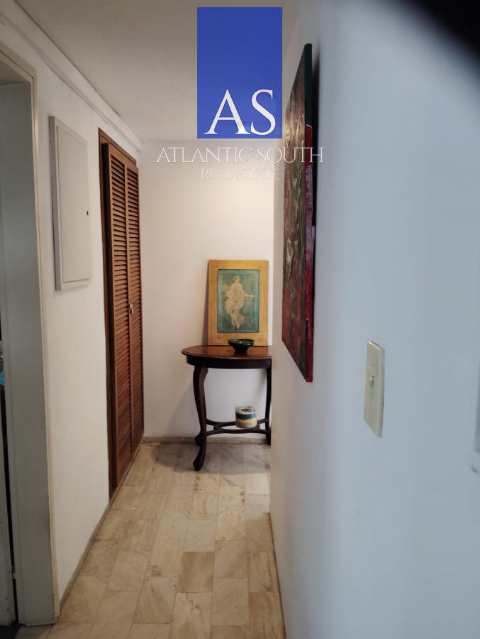 Apartamento ID.4072 - Apartamento de 3 dormitorios y servicio en venta en Punta del Este