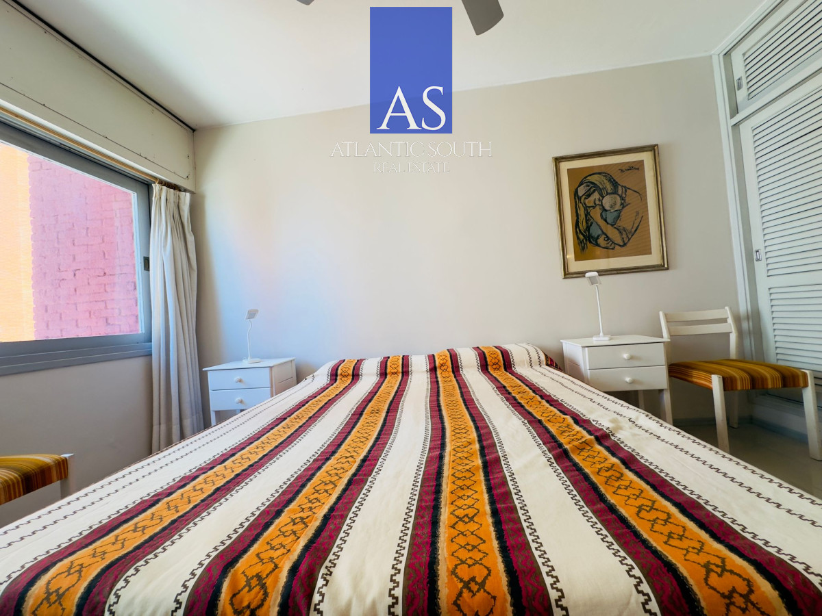 Apartamento ID.3390 - Apartamento de 2 dormitorios, reciclado, en venta, en Punta del Este