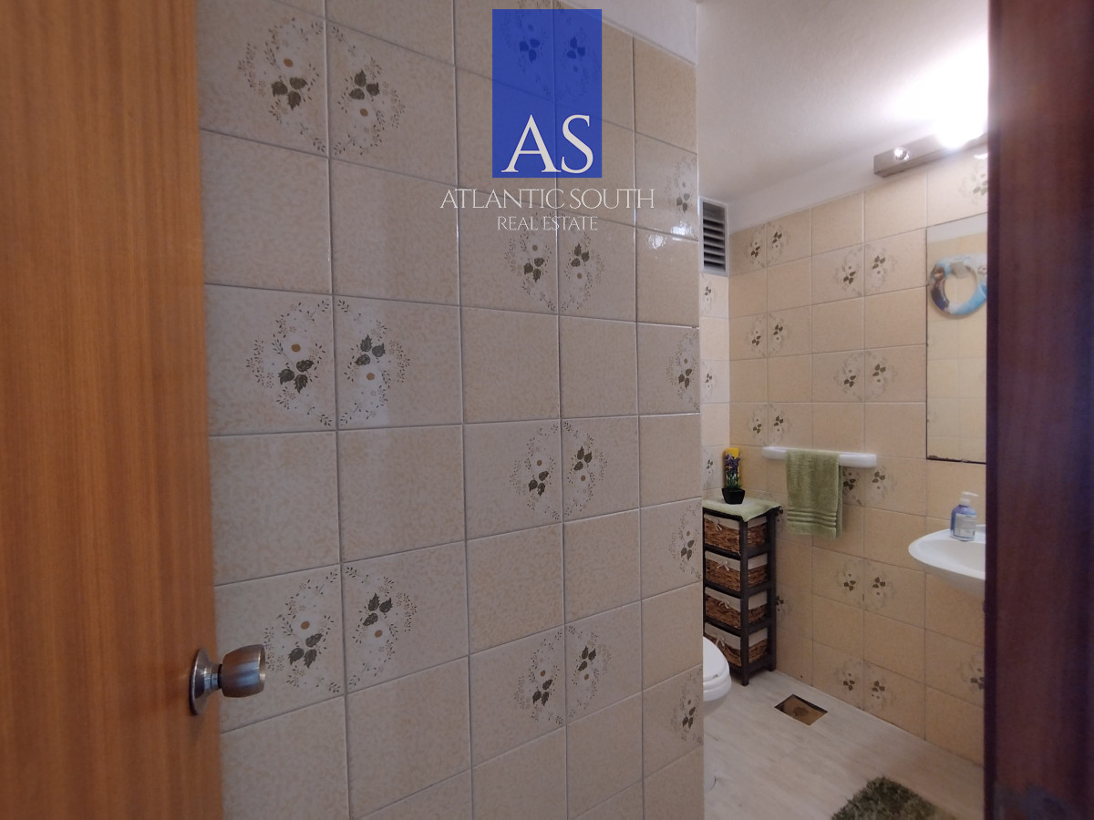 Apartamento ID.4074 - Apartamento de 3 dormitorios y dependencia zona shopping Punta del Este