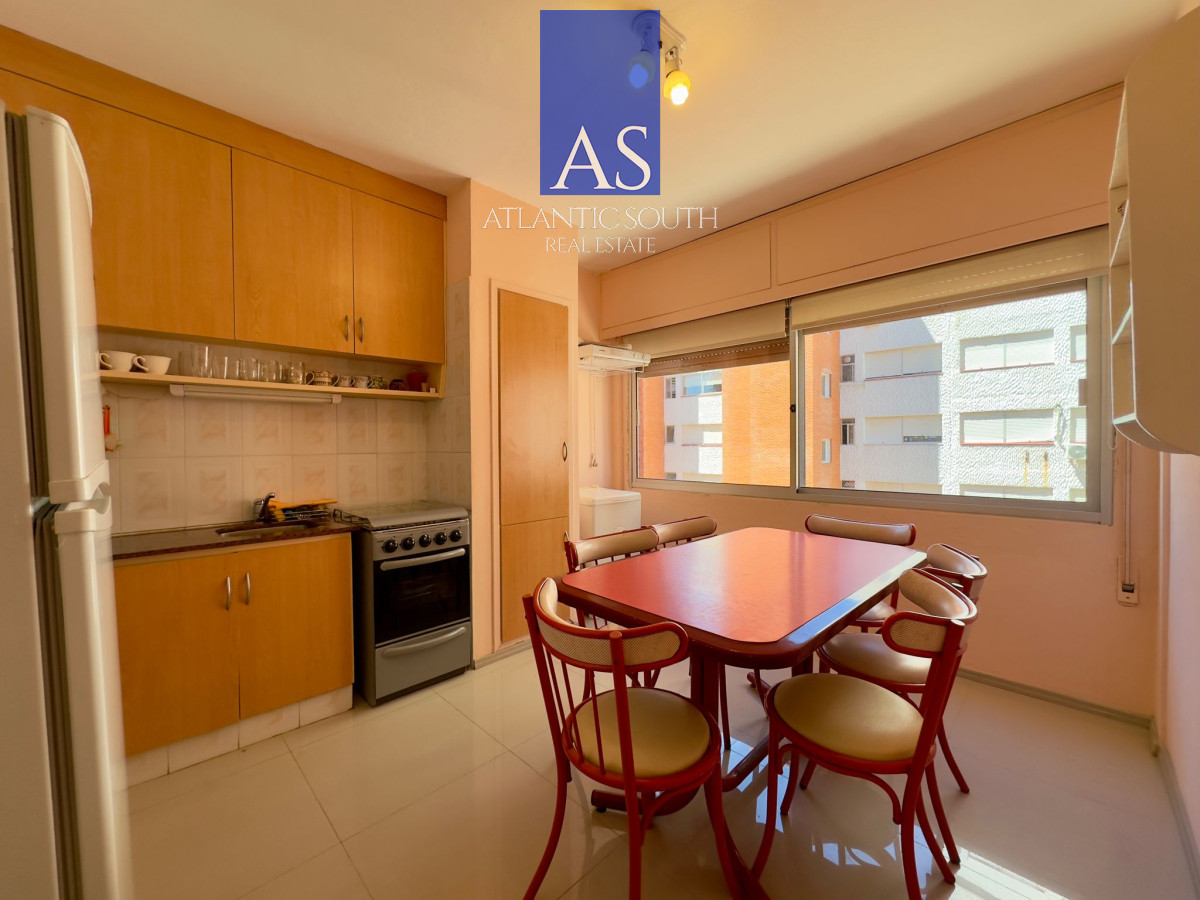 Apartamento ID.3390 - Apartamento de 2 dormitorios, reciclado, en venta, en Punta del Este
