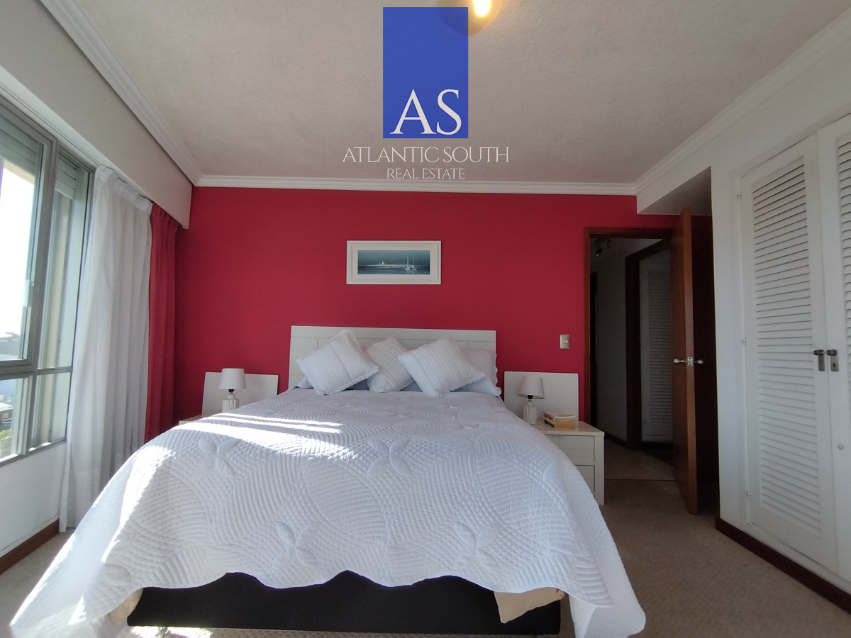 Apartamento ID.4074 - Apartamento de 3 dormitorios y dependencia zona shopping Punta del Este