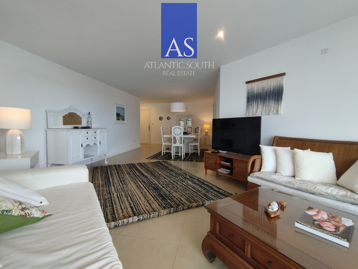 Apartamento ID.3109 - Apartamento moderno de 3 dormitorios cerca del mar Playa Mansa Punta del Este