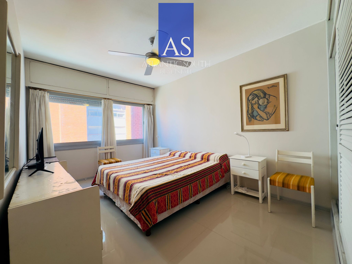 Apartamento ID.3390 - Apartamento de 2 dormitorios, reciclado, en venta, en Punta del Este