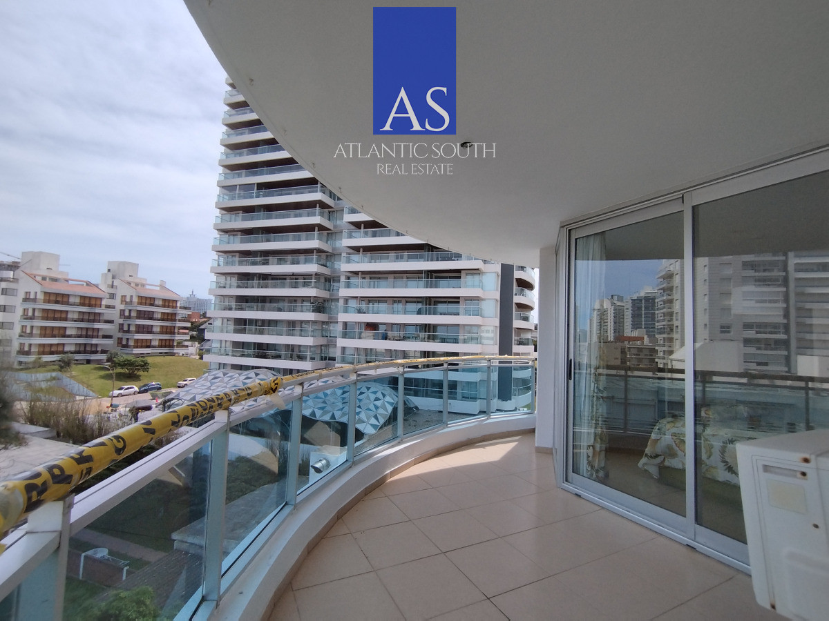 Apartamento ID.3109 - Apartamento moderno de 3 dormitorios cerca del mar Playa Mansa Punta del Este
