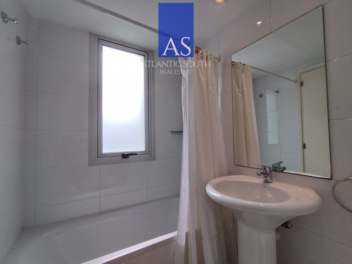 Apartamento ID.3109 - Apartamento moderno de 3 dormitorios cerca del mar Playa Mansa Punta del Este