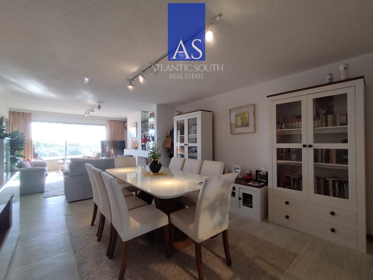 Apartamento ID.4074 - Apartamento de 3 dormitorios y dependencia zona shopping Punta del Este