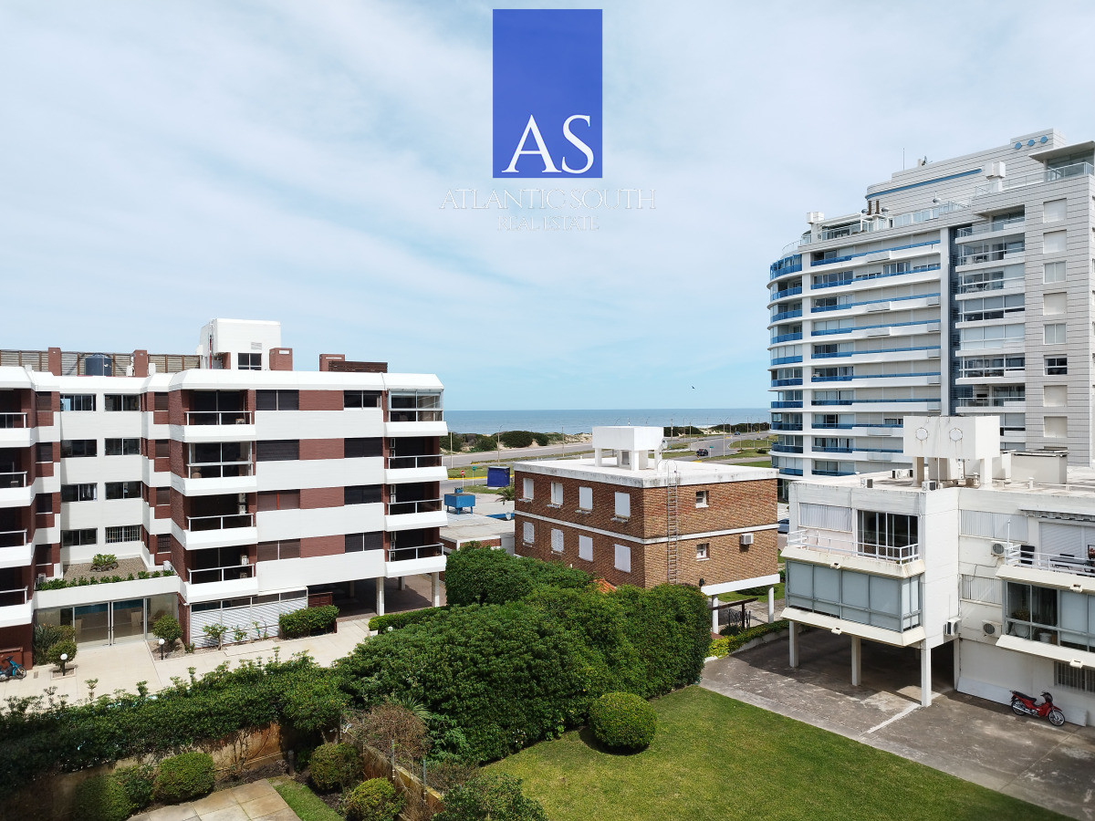 Apartamento ID.3109 - Apartamento moderno de 3 dormitorios cerca del mar Playa Mansa Punta del Este