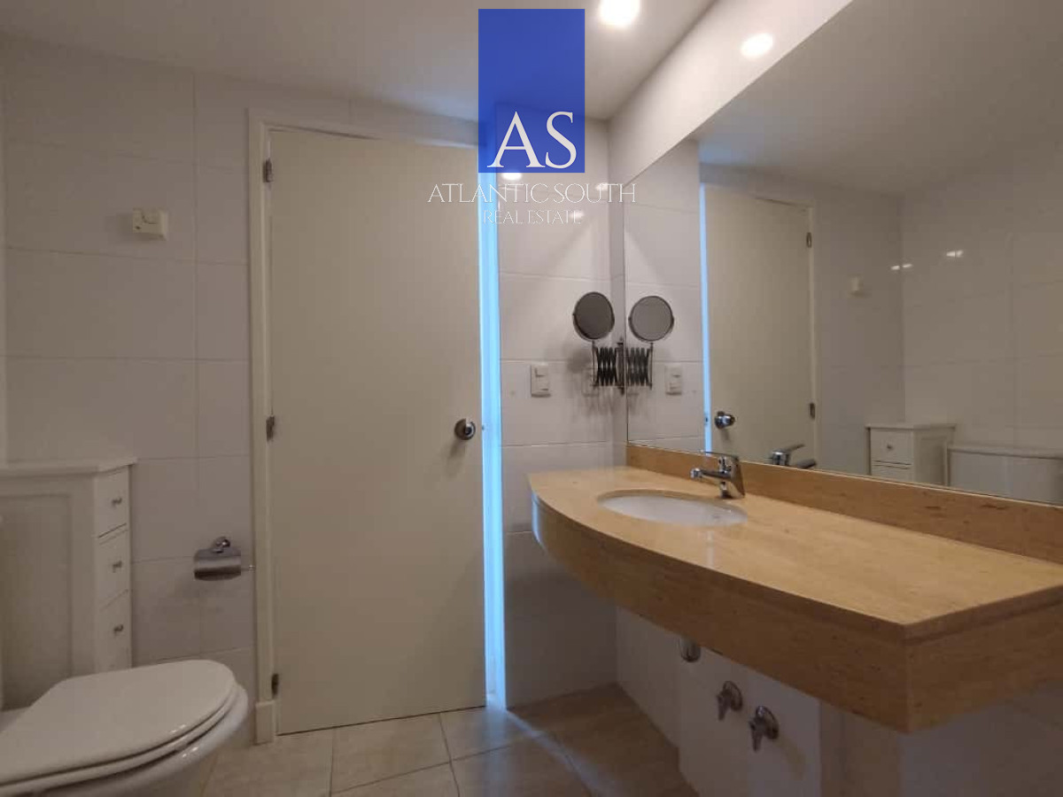Apartamento ID.3109 - Apartamento moderno de 3 dormitorios cerca del mar Playa Mansa Punta del Este
