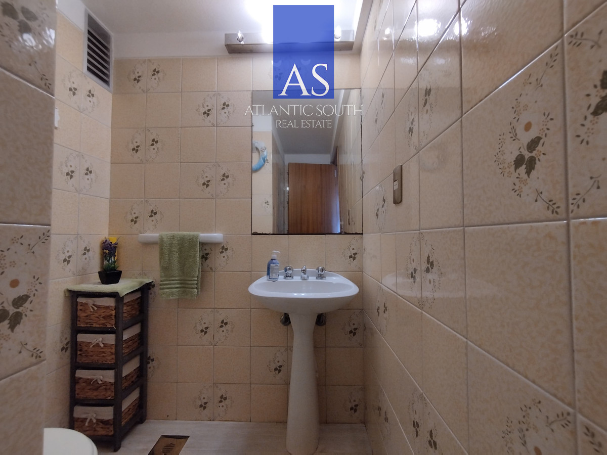 Apartamento ID.4074 - Apartamento de 3 dormitorios y dependencia zona shopping Punta del Este