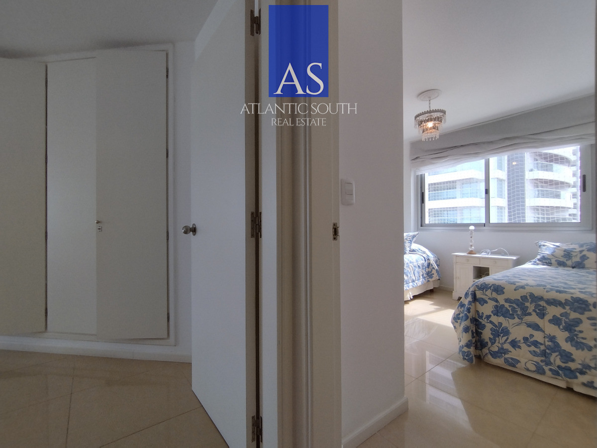 Apartamento ID.3109 - Apartamento moderno de 3 dormitorios cerca del mar Playa Mansa Punta del Este