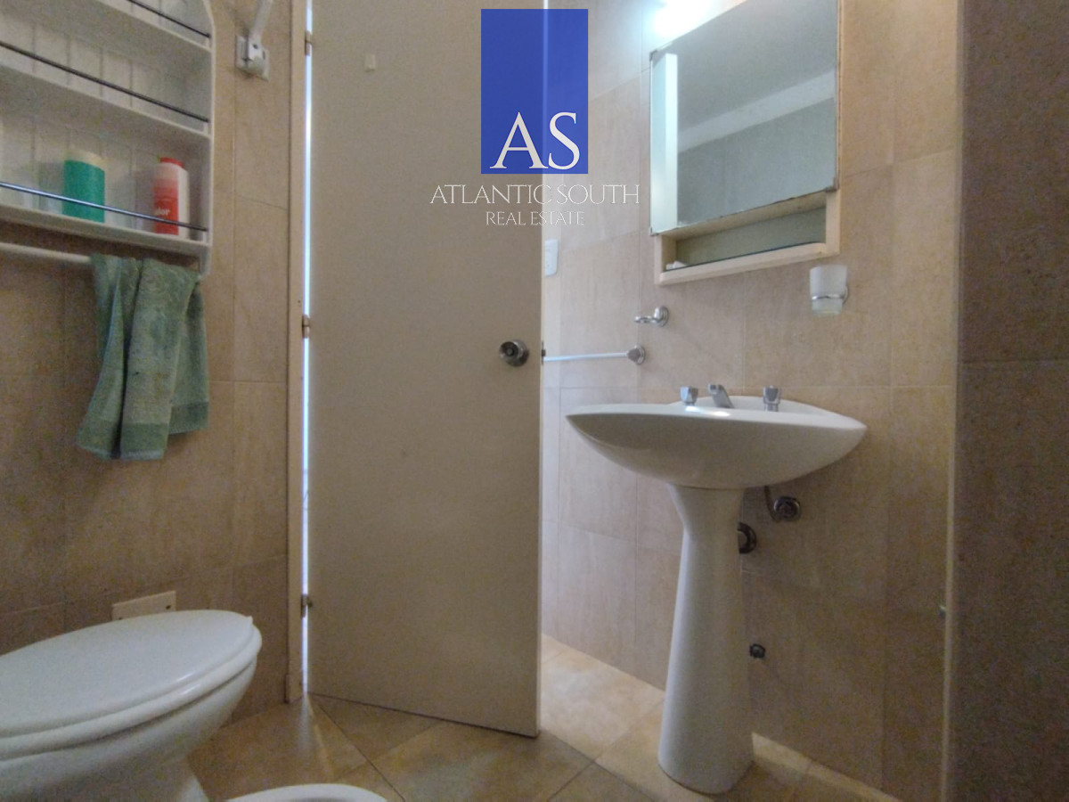 Apartamento ID.4170 - Apartamento en primera linea 1 dormitorio y medio vista al mar Playa Mansa