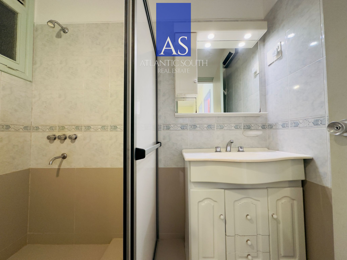 Apartamento ID.3390 - Apartamento de 2 dormitorios, reciclado, en venta, en Punta del Este