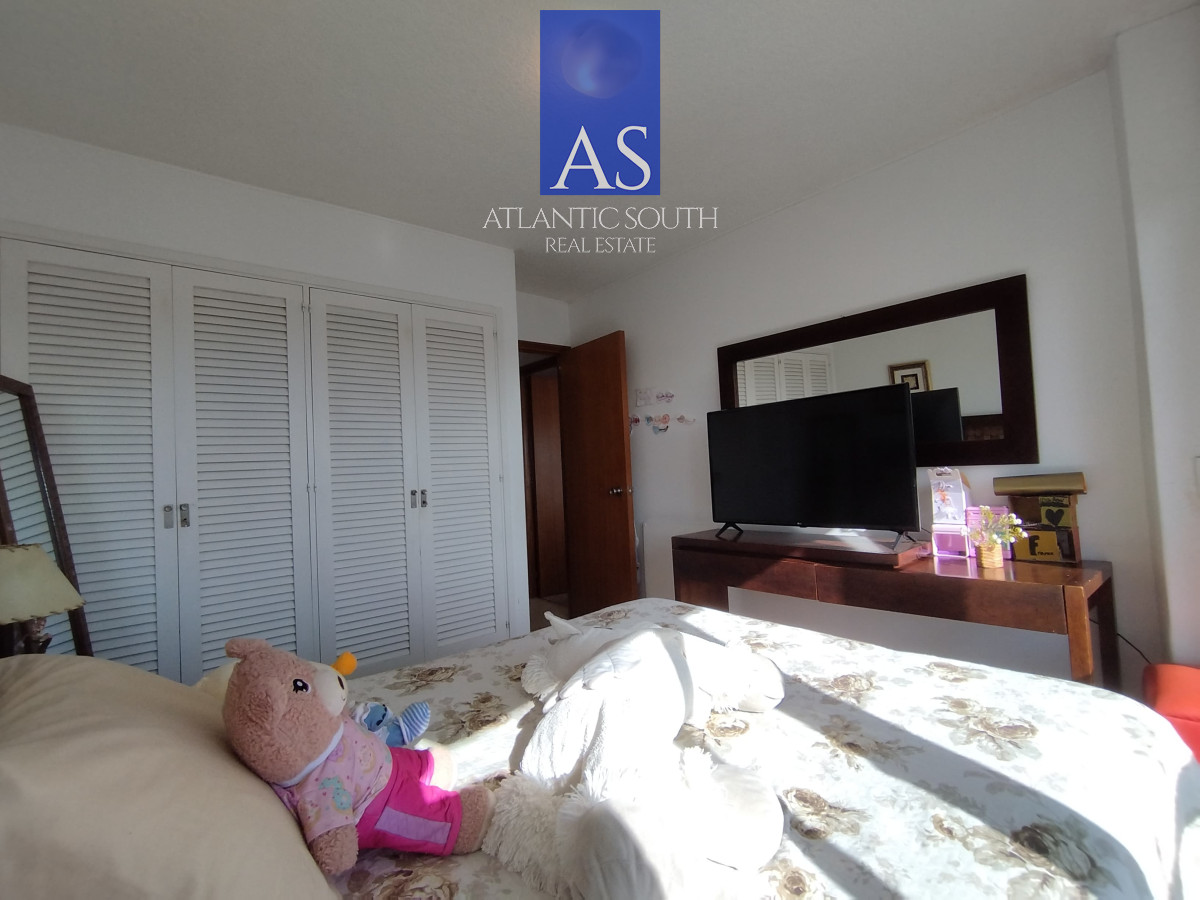 Apartamento ID.4074 - Apartamento de 3 dormitorios y dependencia zona shopping Punta del Este