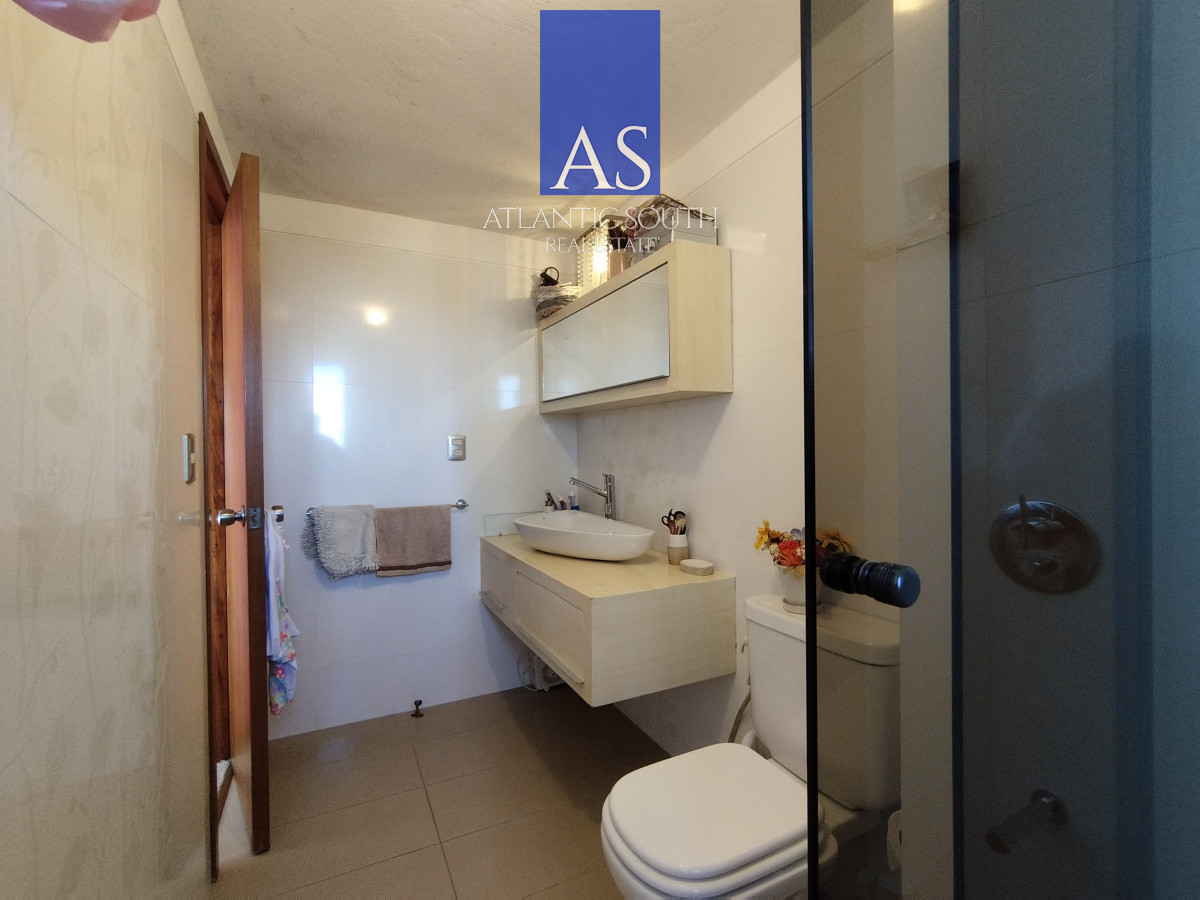 Apartamento ID.4074 - Apartamento de 3 dormitorios y dependencia zona shopping Punta del Este