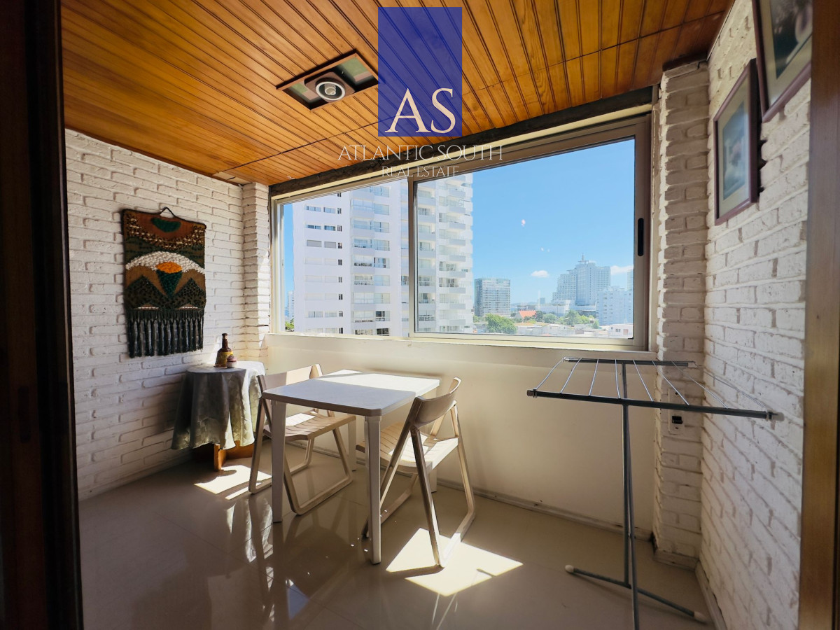 Apartamento ID.3390 - Apartamento de 2 dormitorios, reciclado, en venta, en Punta del Este