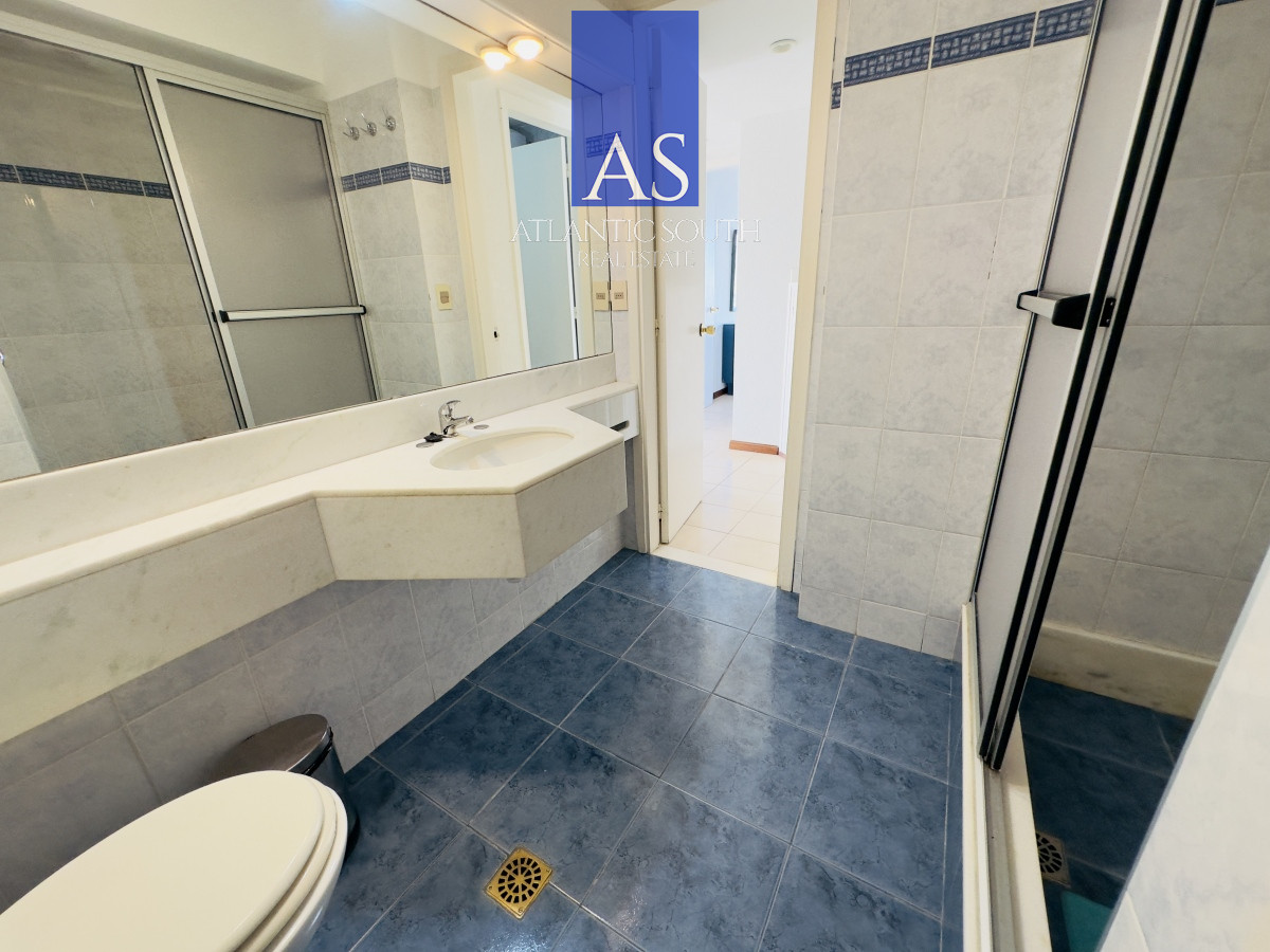 Apartamento ID.4104 - Apartamento en venta 2 dormitorios con vista y espacios amplios en Península Punta del Este