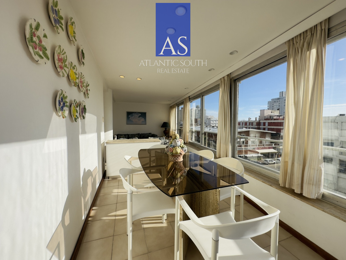 Apartamento ID.4104 - Apartamento en venta 2 dormitorios con vista y espacios amplios en Península Punta del Este