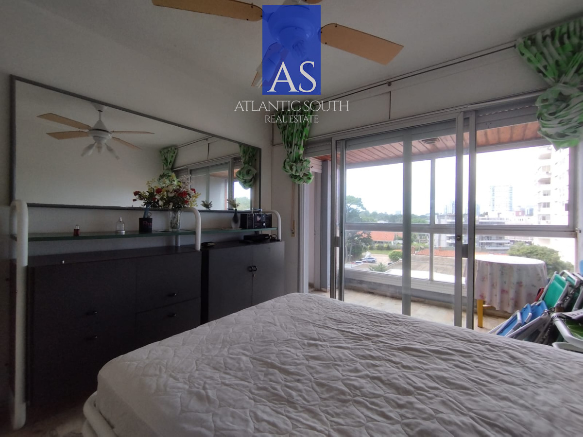 Apartamento ID.4170 - Apartamento en primera linea 1 dormitorio y medio vista al mar Playa Mansa