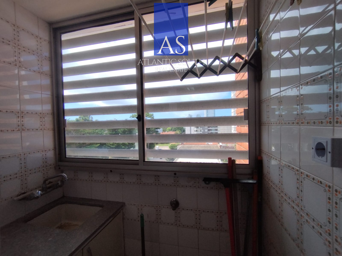Apartamento ID.4170 - Apartamento en primera linea 1 dormitorio y medio vista al mar Playa Mansa