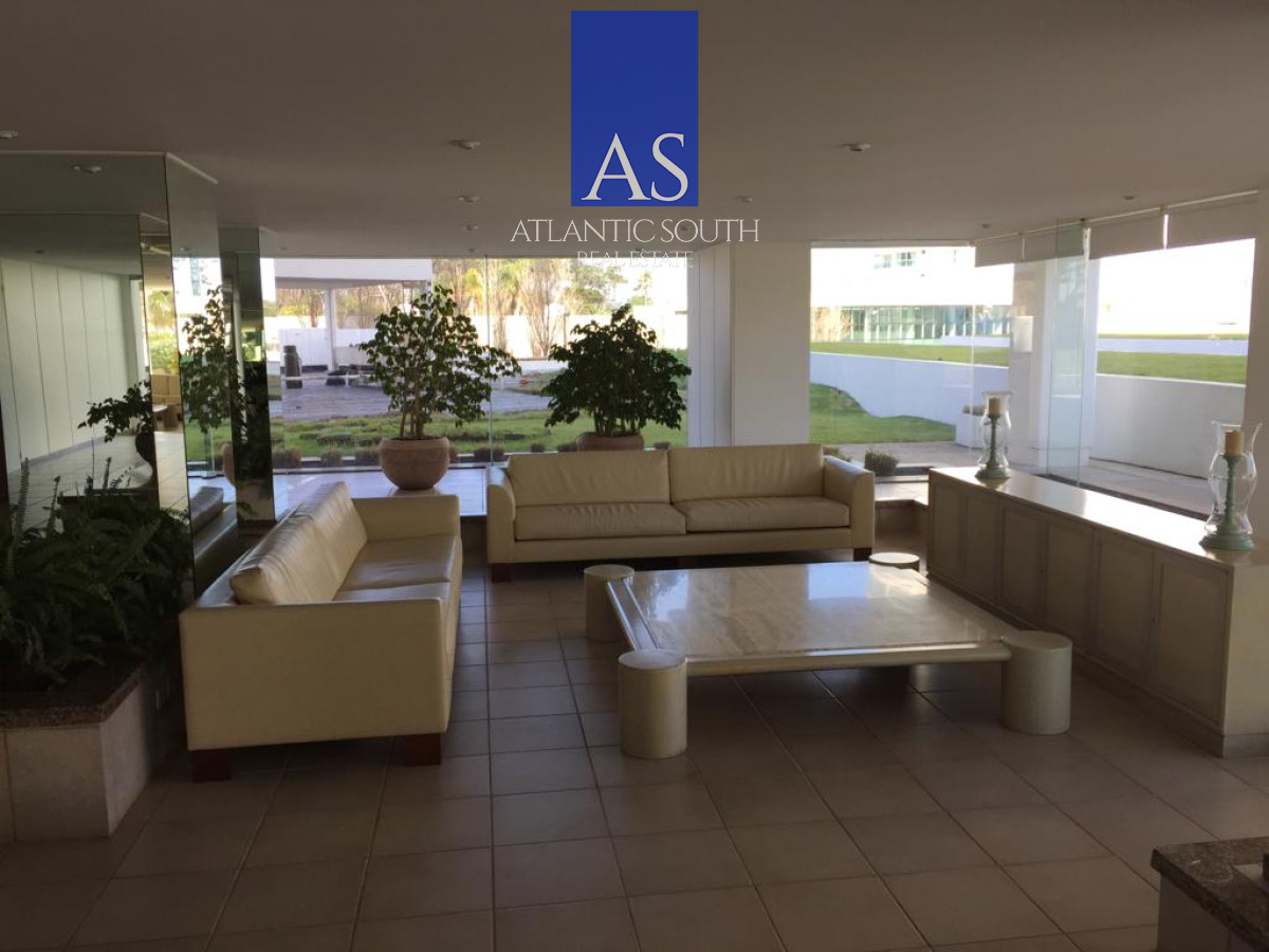 Apartamento ID.3108 - Apartamento 2 dormitorios en venta en Playa MAnsa frente al mar Punta del Este