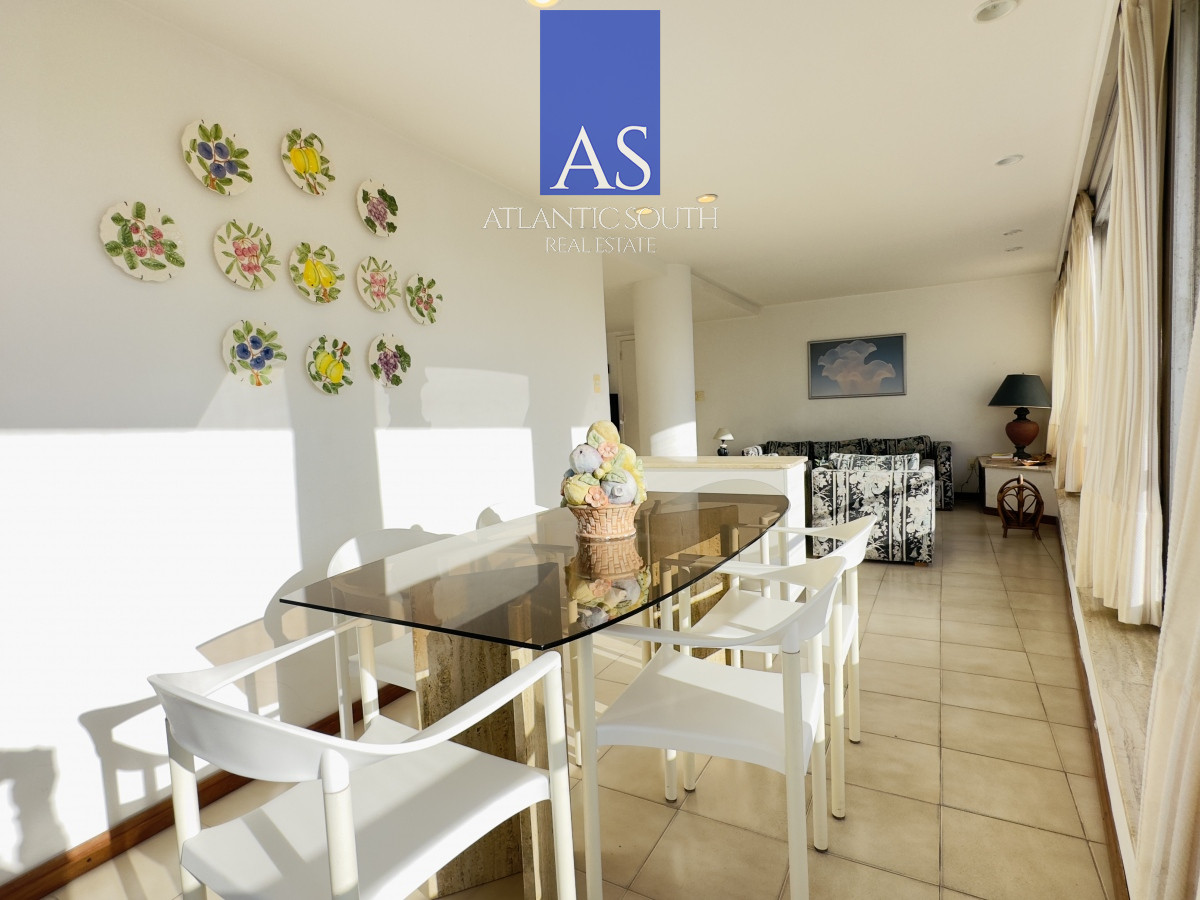 Apartamento ID.4104 - Apartamento en venta 2 dormitorios con vista y espacios amplios en Península Punta del Este