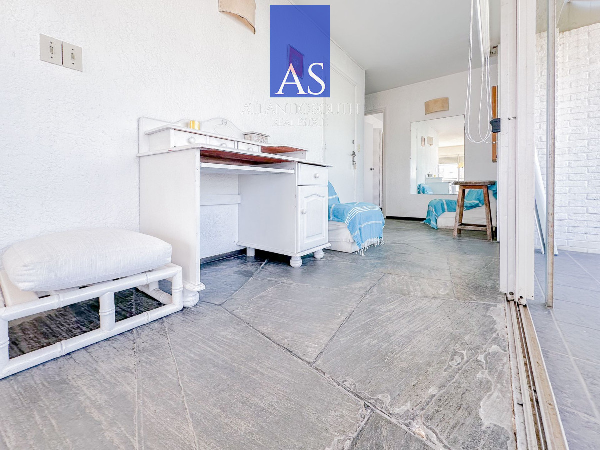 Apartamento ID.4020 - Penthouse en venta en Peninsula, 3 dormitorios, 3 baños, garaje