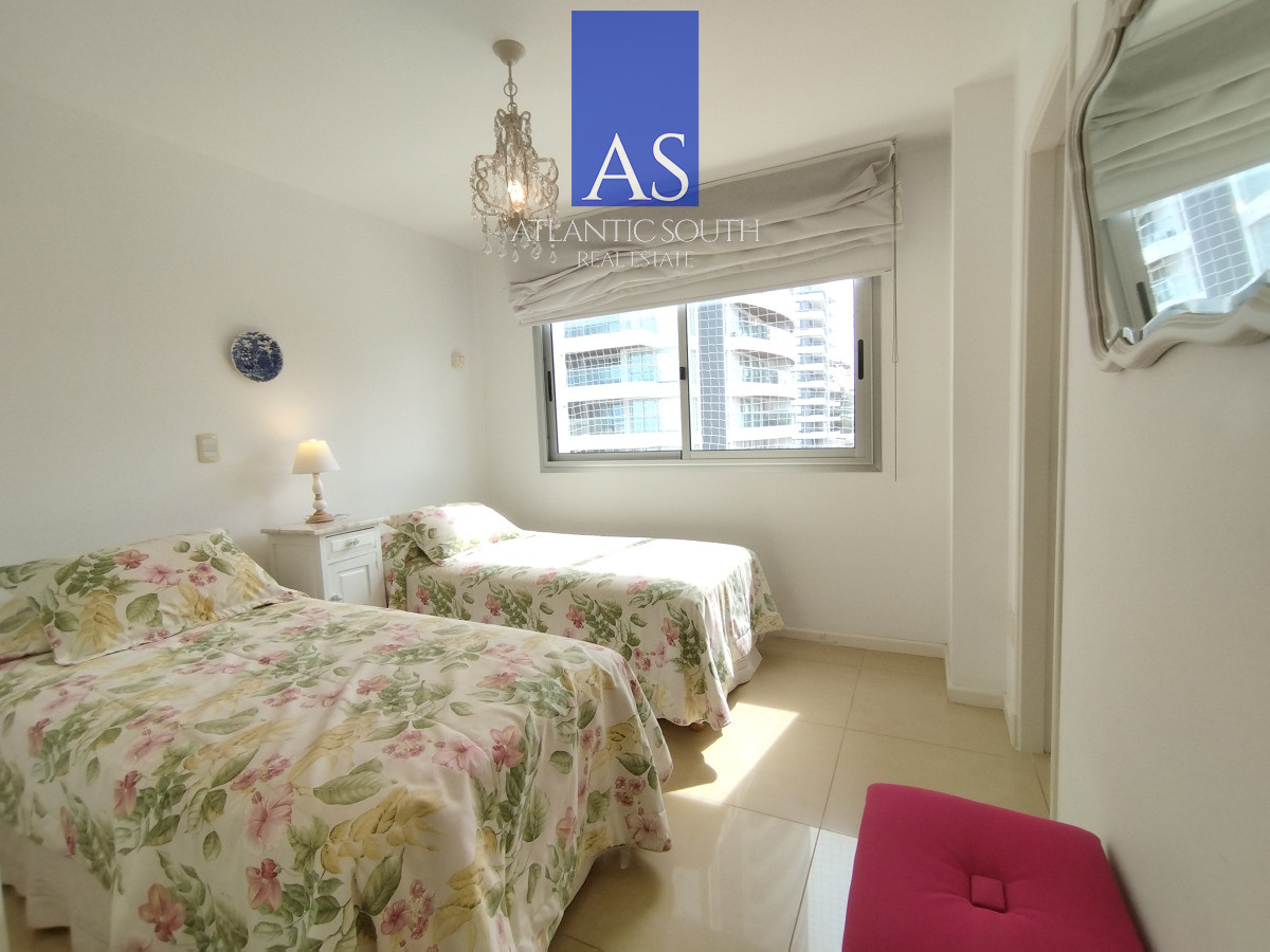 Apartamento ID.3109 - Apartamento moderno de 3 dormitorios cerca del mar Playa Mansa Punta del Este